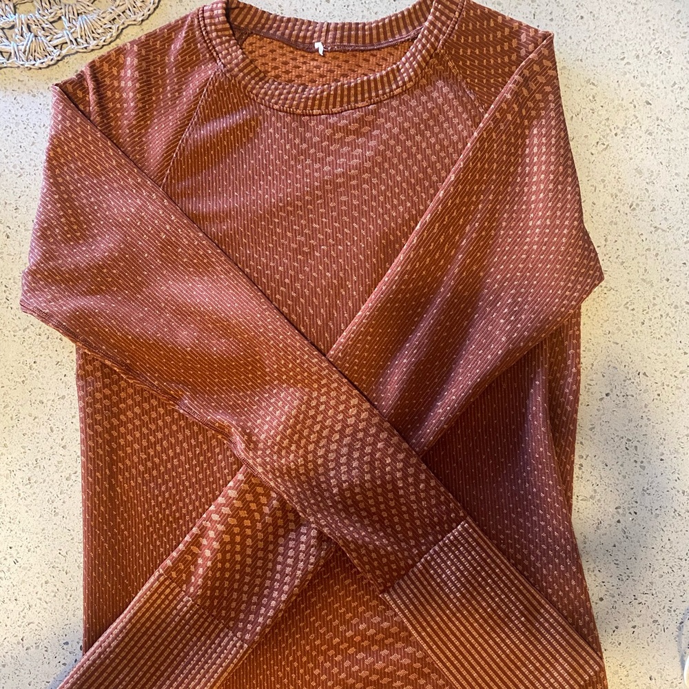 EUC—Size 6–Lululemon Restless Pullover